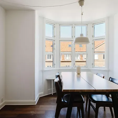 Cozy Close To Center